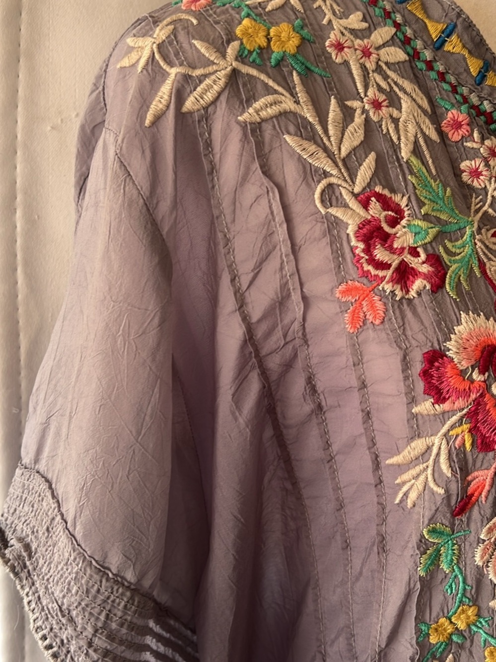Johnny Was Embroidered Boho Tunic in Gray with Multicolor Floral Stitching - Picture 3 of 10